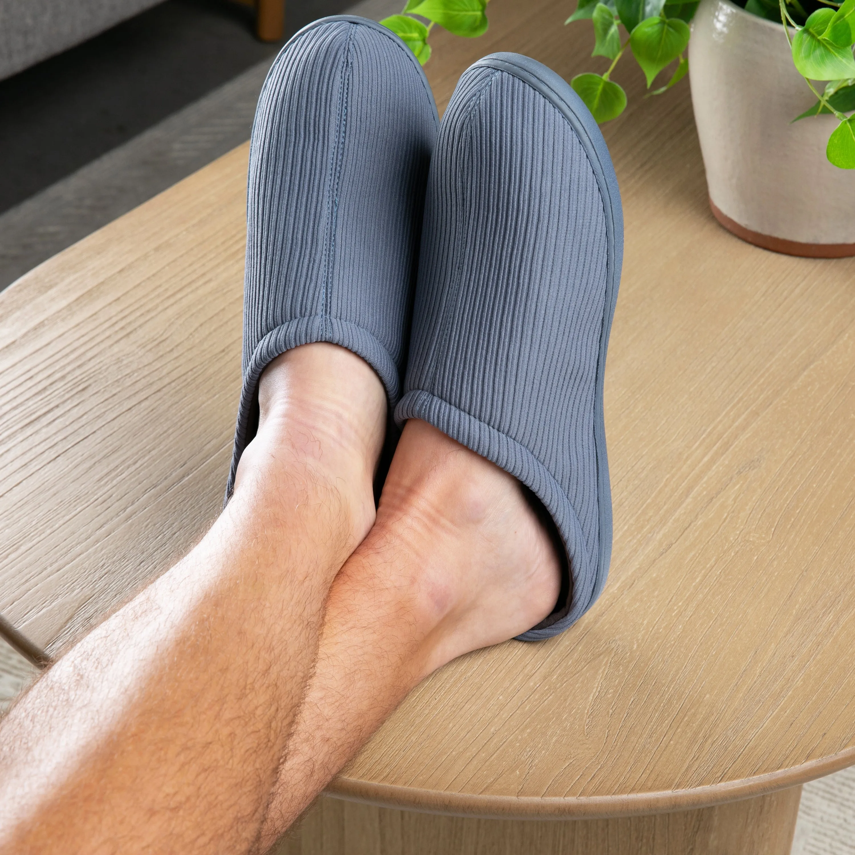 Brookstone Classic Comfort Memory Foam Men's Slippers